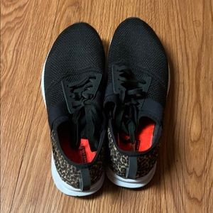 New balance shoes size 10